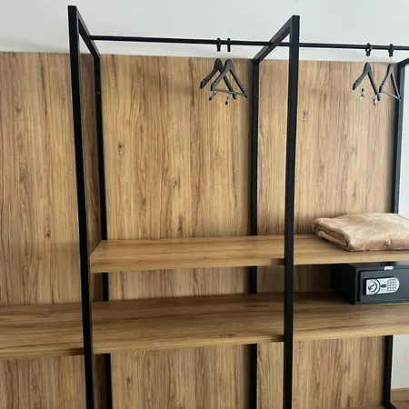 מלון La לוגו