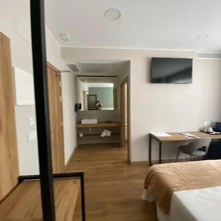 La 4*